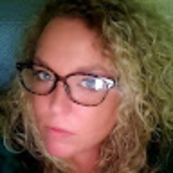 Meet your Posher, Candice - Picture 1 of 1